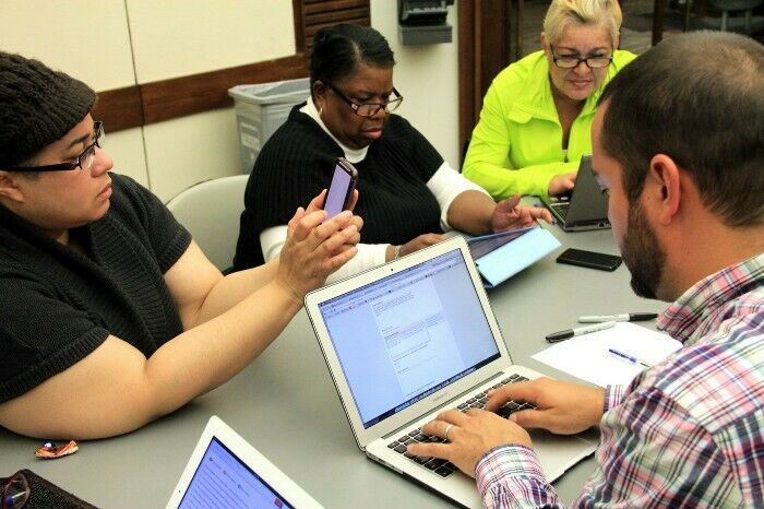 Chicago residents take part in a civic usability testing session organized by CUTGroup Chicago. (Photo courtesy Daniel X. O’Neil)